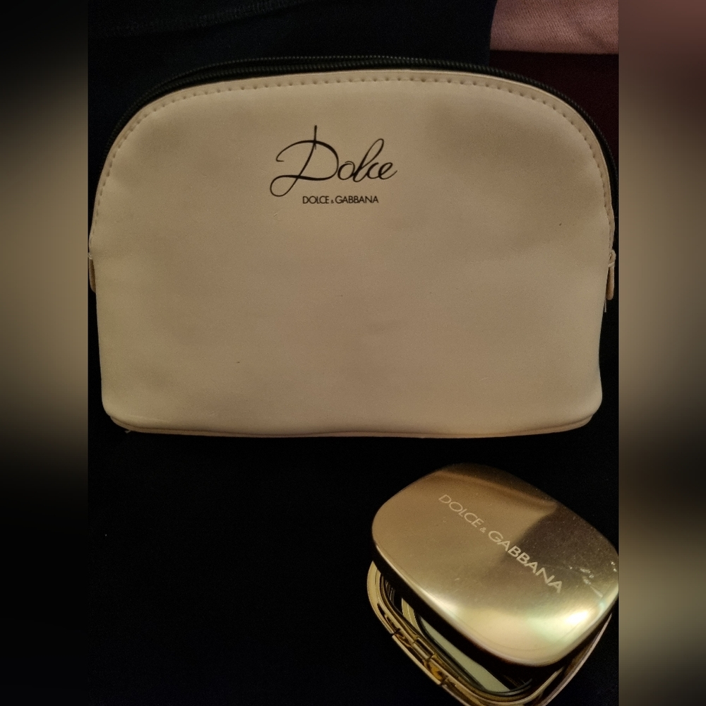 Dolce makeup bag and matching mirror